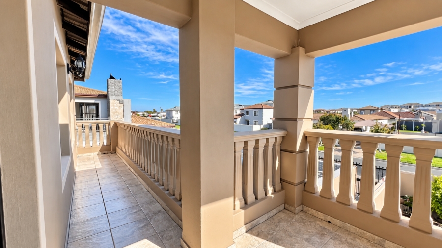 4 Bedroom Property for Sale in Parklands Western Cape